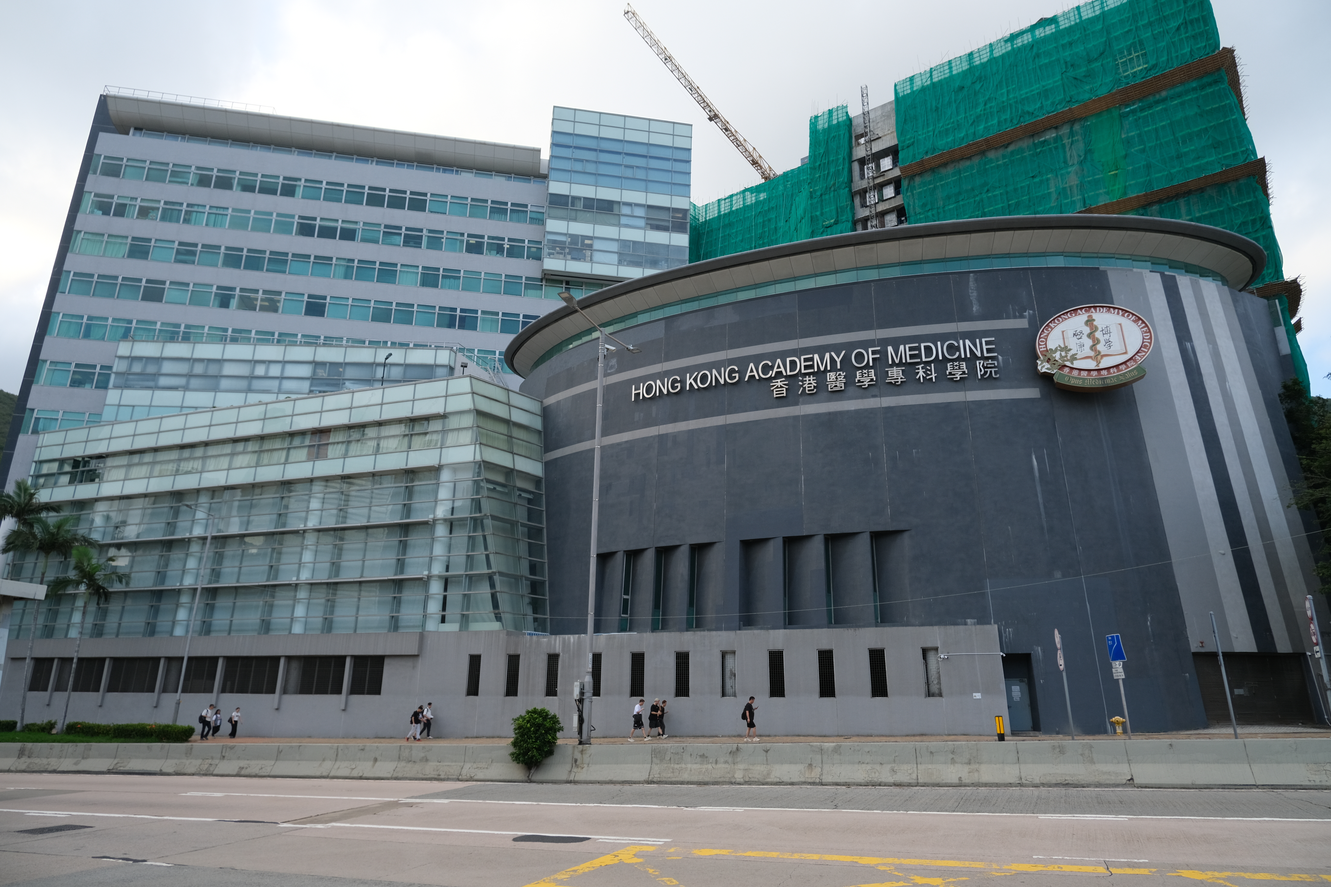首次考香港牙医执照考试的全科学员分享：考场人数情况、哪科比较难、备考建议